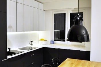 Wisząca lampa w industrialnym stylu