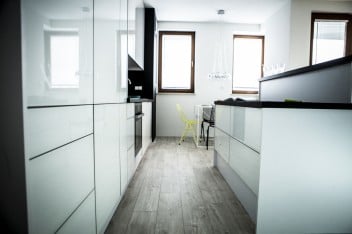 Małe mieszkanie w minimalistycznym stylu