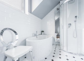 White bathroom design idea
