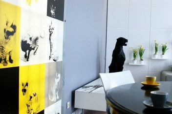 Salon z żółtym akcentem