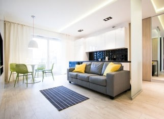 Sufit_podwieszany_w_salonie (1)