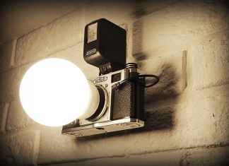 Zrób to sam: designerska lampa z aparatu fotograficznego!