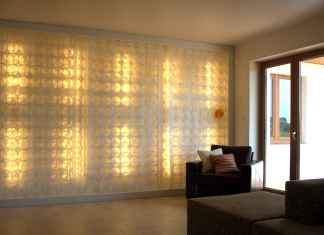 Zobacz, jak powstało to designerskie oświetlelnie salonu - czyli świecąca ściana.